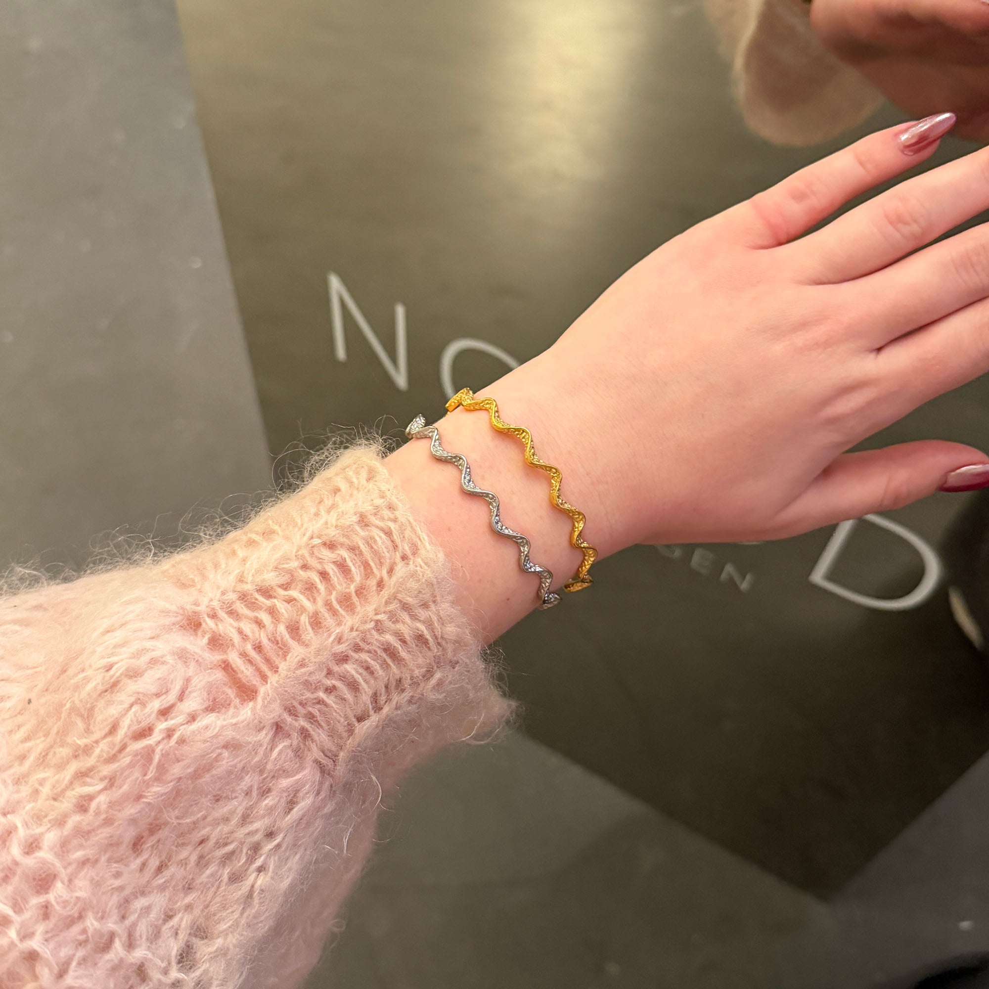 WAVES MOON SLIM ADJUSTABLE BANGLE