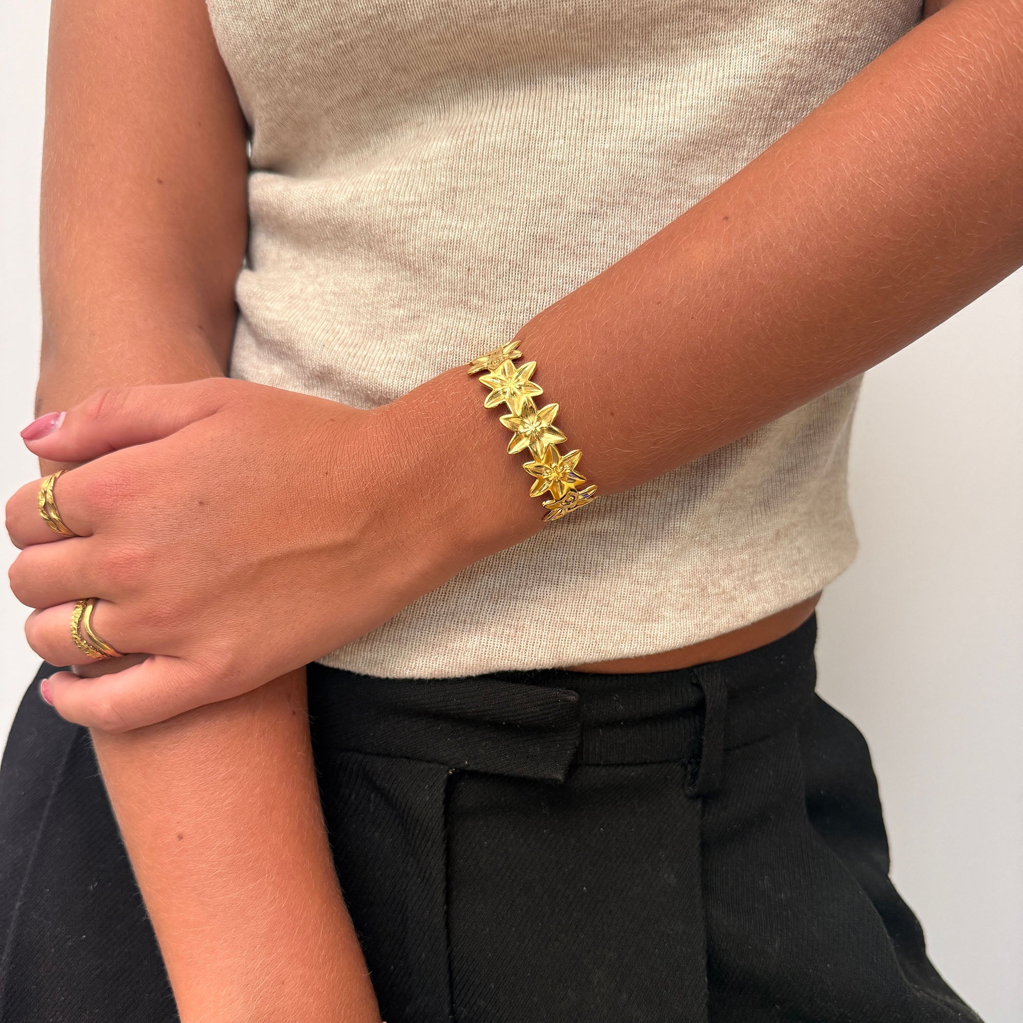 LILY ADJUSTABLE BANGLE GOLD