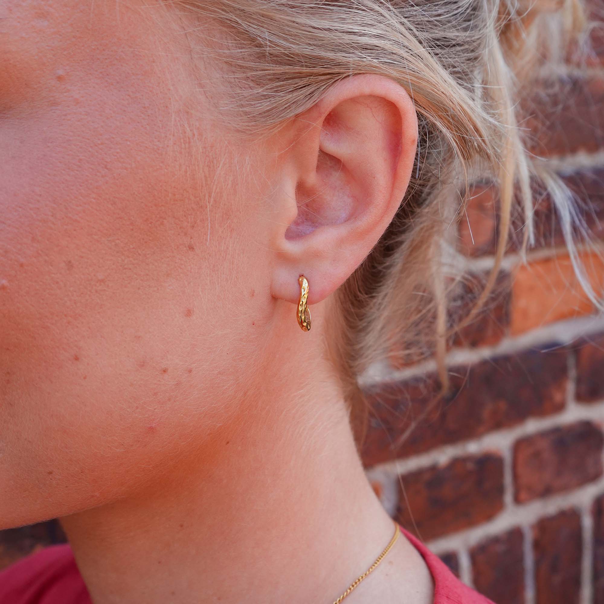 CURVE MOON EARRINGS 15MM