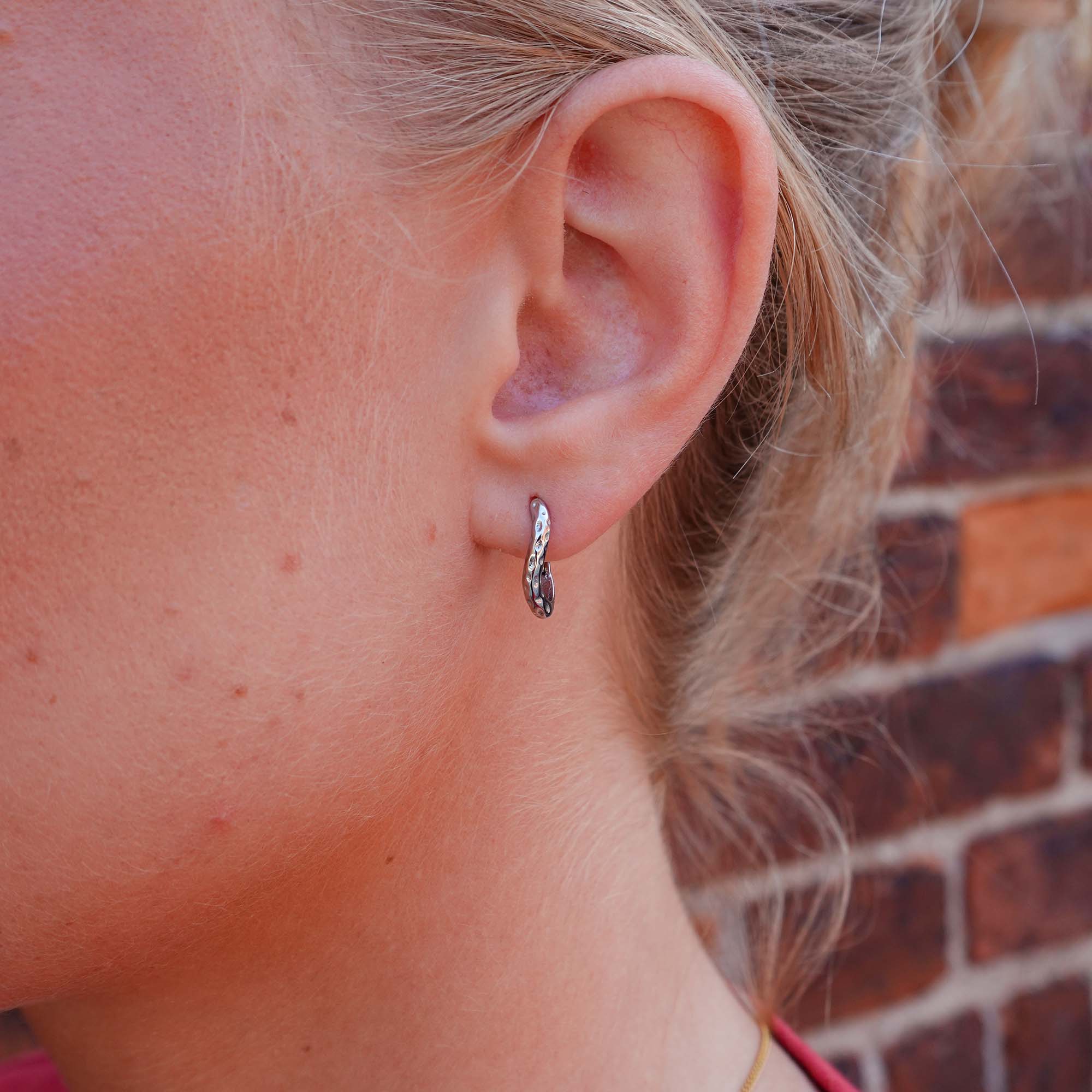 CURVE MOON EARRINGS 15MM
