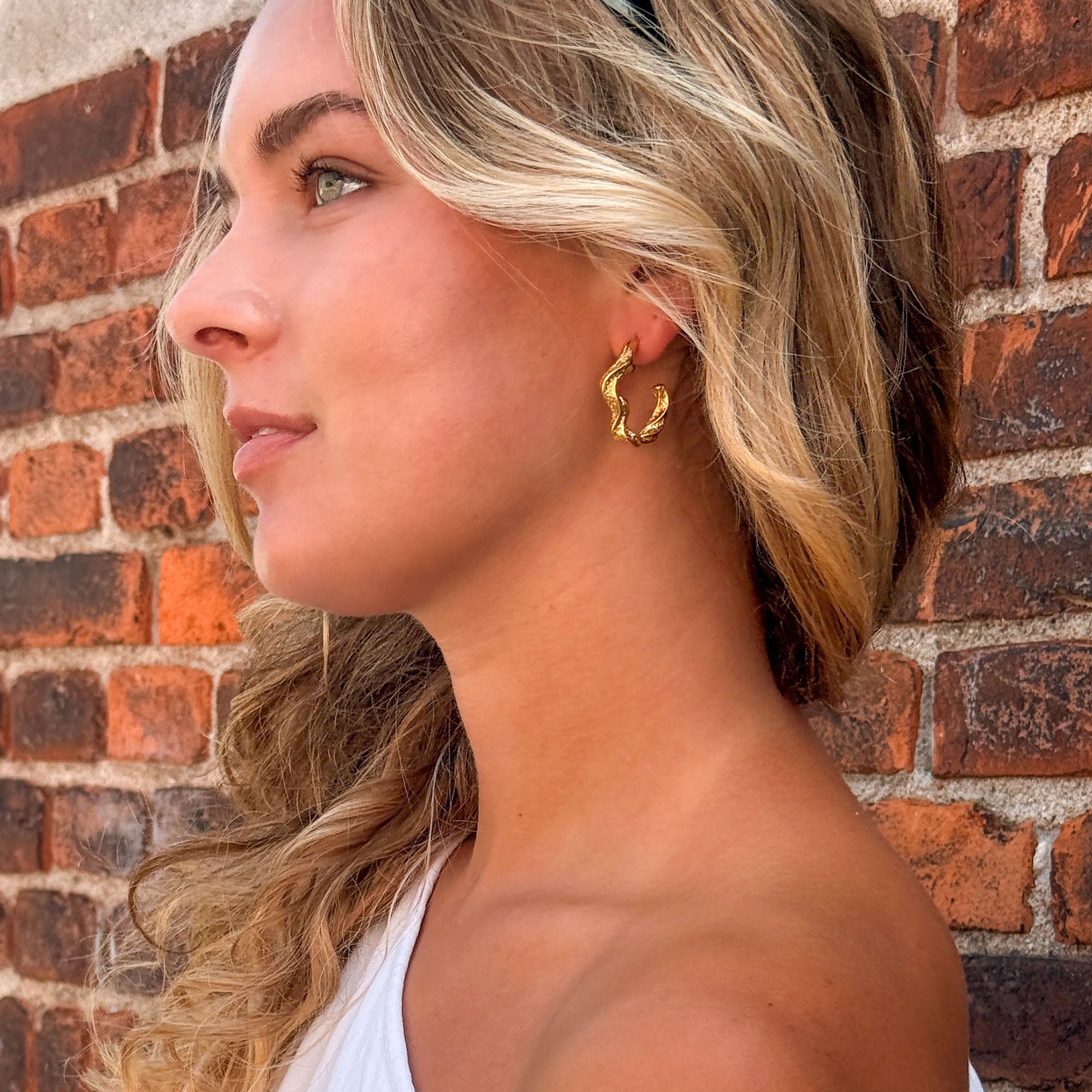 TWISTED MOON EARRINGS 30MM