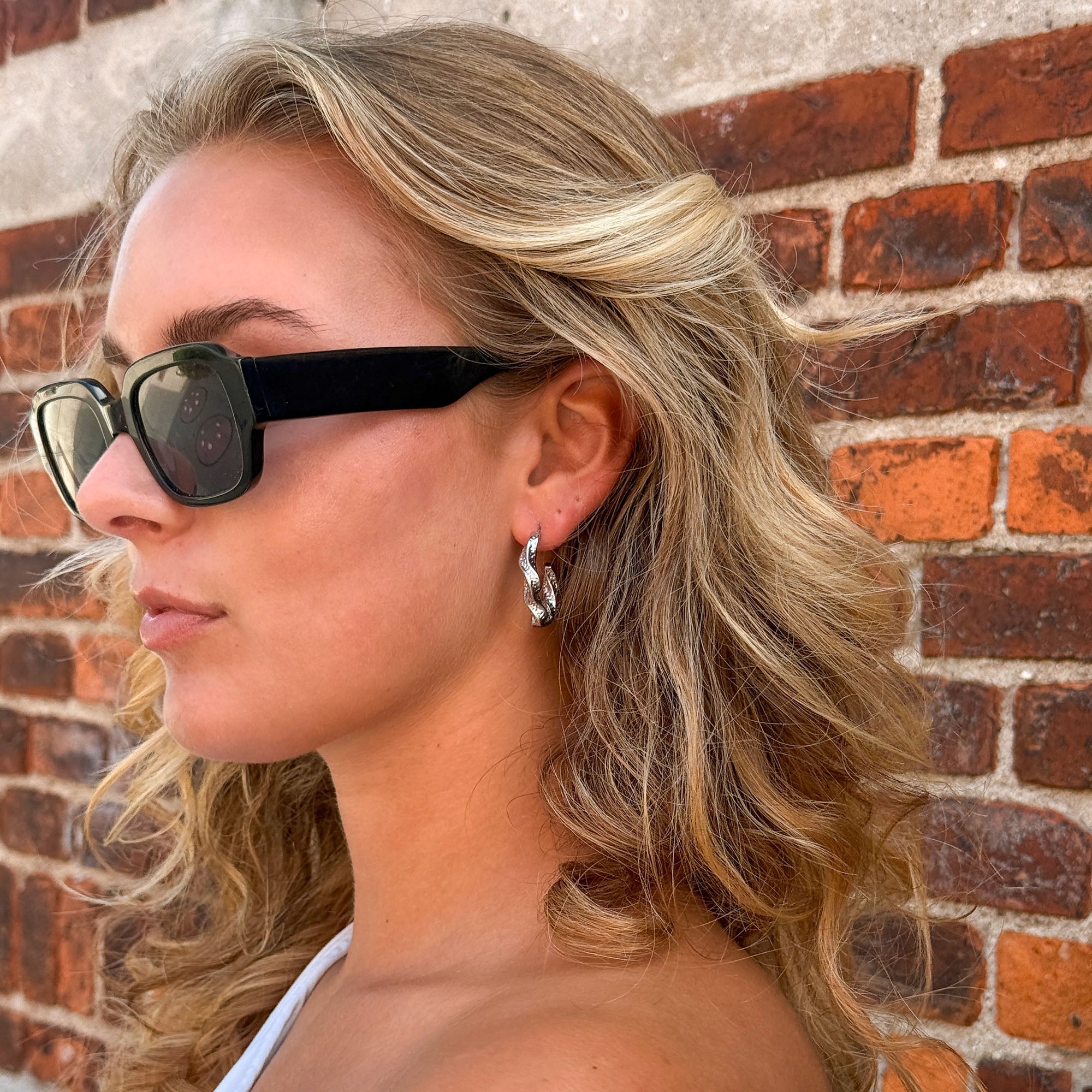 TWISTED MOON EARRINGS 30MM