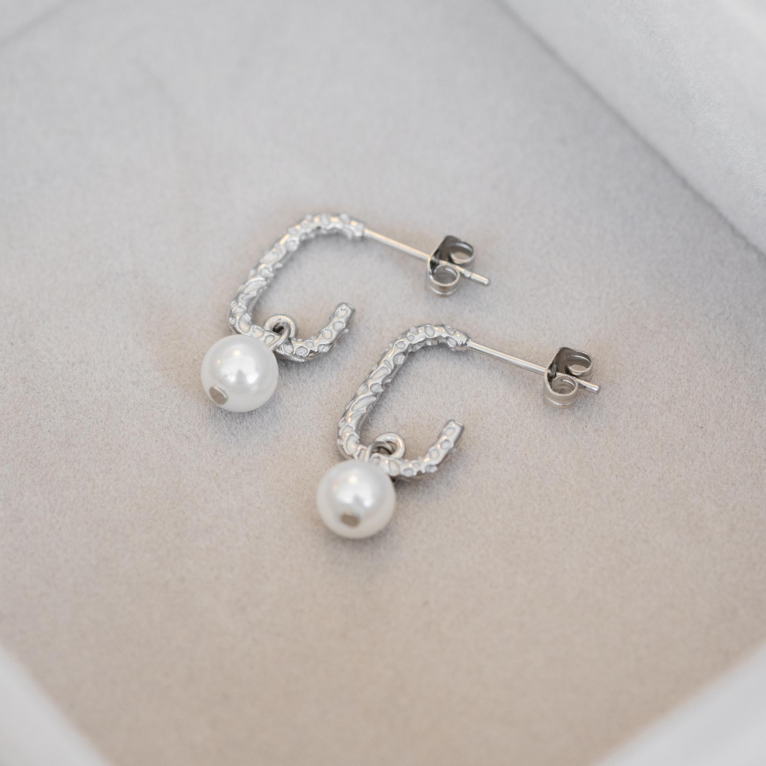 MOON EARRINGS WITH PEARL