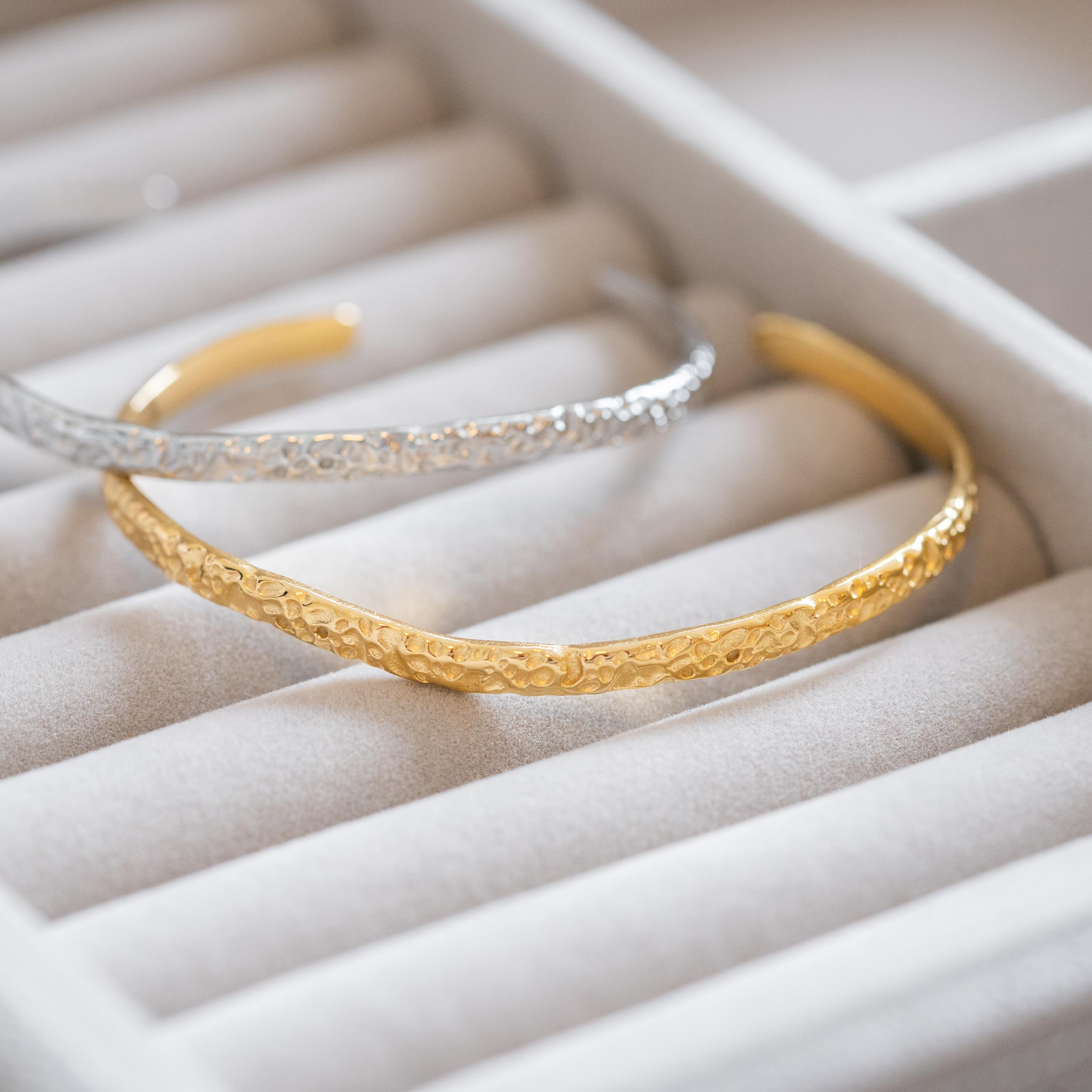 MOON ADJUSTABLE BANGLE