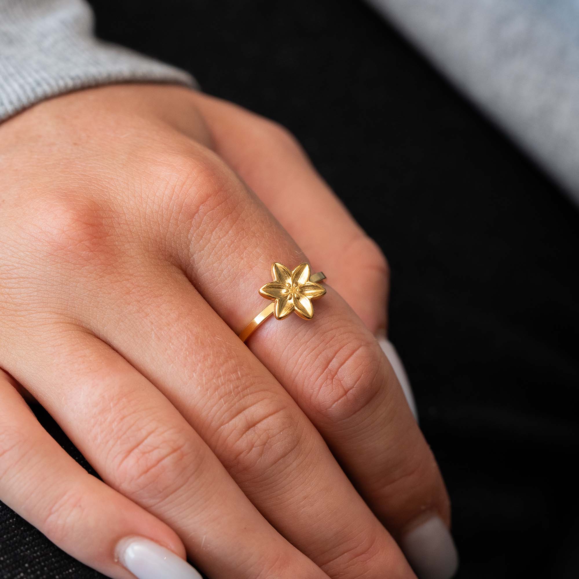 SMALL LILY ADJUSTABLE RING GOLD