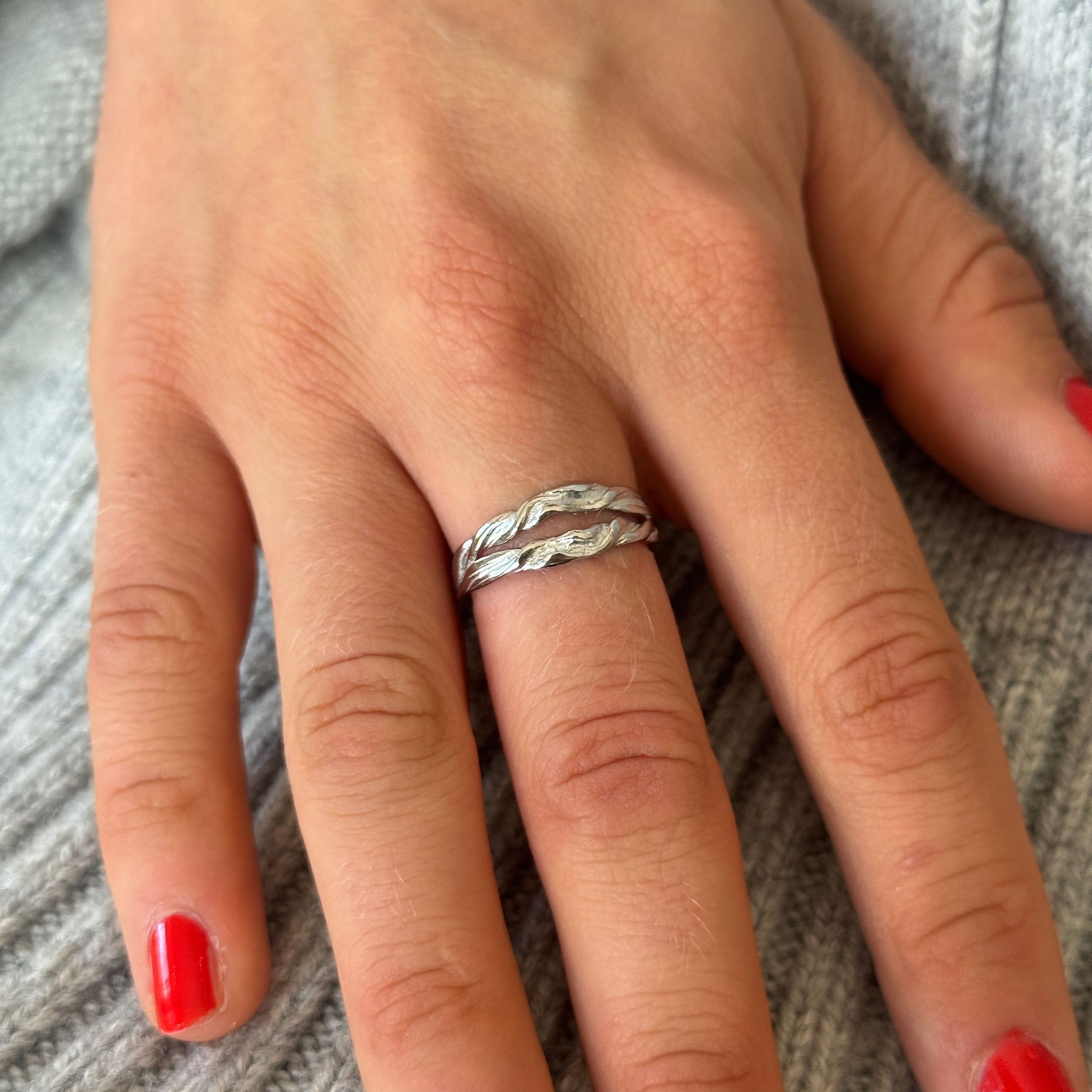 TWIST ADJUSTABLE TWIN RING