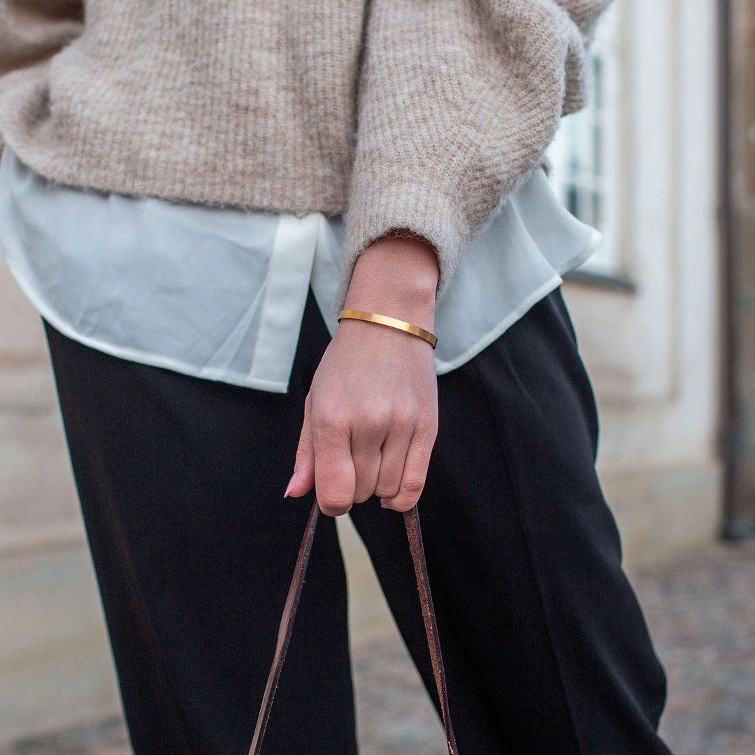 MATTE GOLD